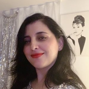 Meet your Posher, Posh